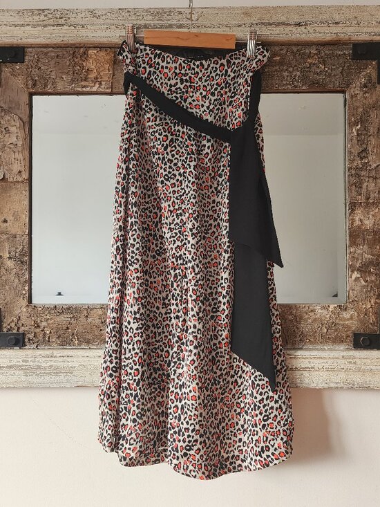 Zara Dresses & Skirts - Leopard Print Midi Skirt